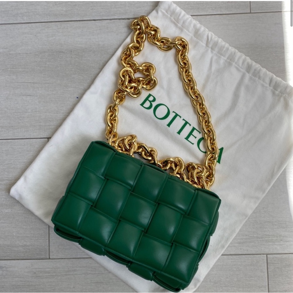 Bottega Veneta
Chain Cassette Padded Intrecciato Crossbody Bag